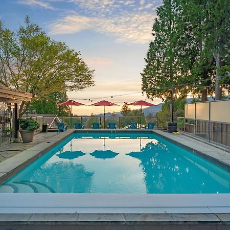 Seymour Private Bedroom, Ensuite Bathroom With Shared Pool, Hot Tub With Views 노스밴쿠버 외부 사진