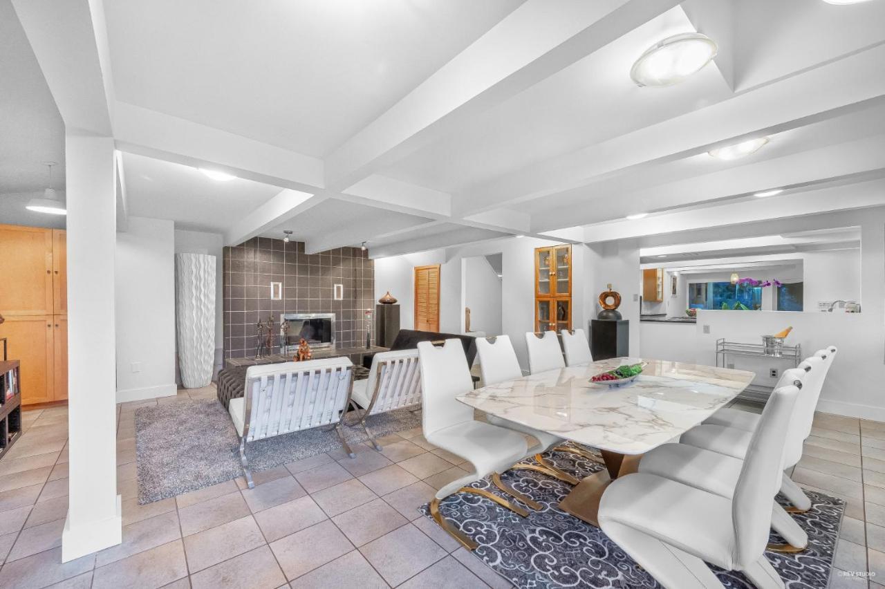 Seymour Private Bedroom, Ensuite Bathroom With Shared Pool, Hot Tub With Views 노스밴쿠버 외부 사진