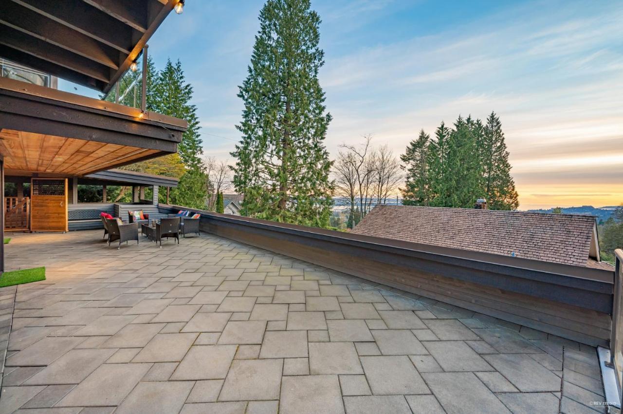Seymour Private Bedroom, Ensuite Bathroom With Shared Pool, Hot Tub With Views 노스밴쿠버 외부 사진