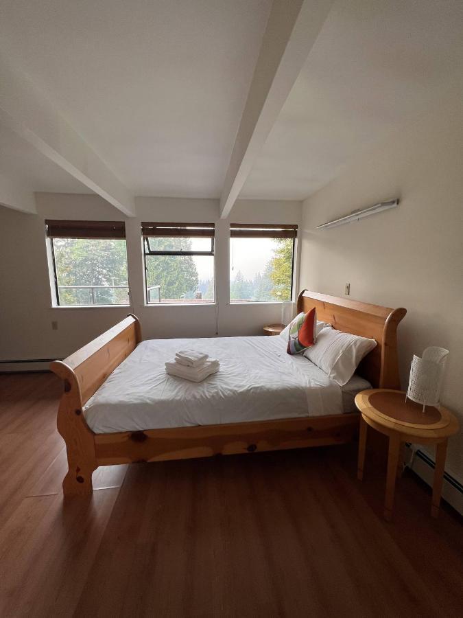 Seymour Private Bedroom, Ensuite Bathroom With Shared Pool, Hot Tub With Views 노스밴쿠버 외부 사진