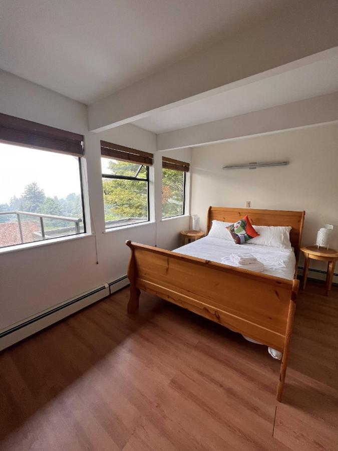 Seymour Private Bedroom, Ensuite Bathroom With Shared Pool, Hot Tub With Views 노스밴쿠버 외부 사진