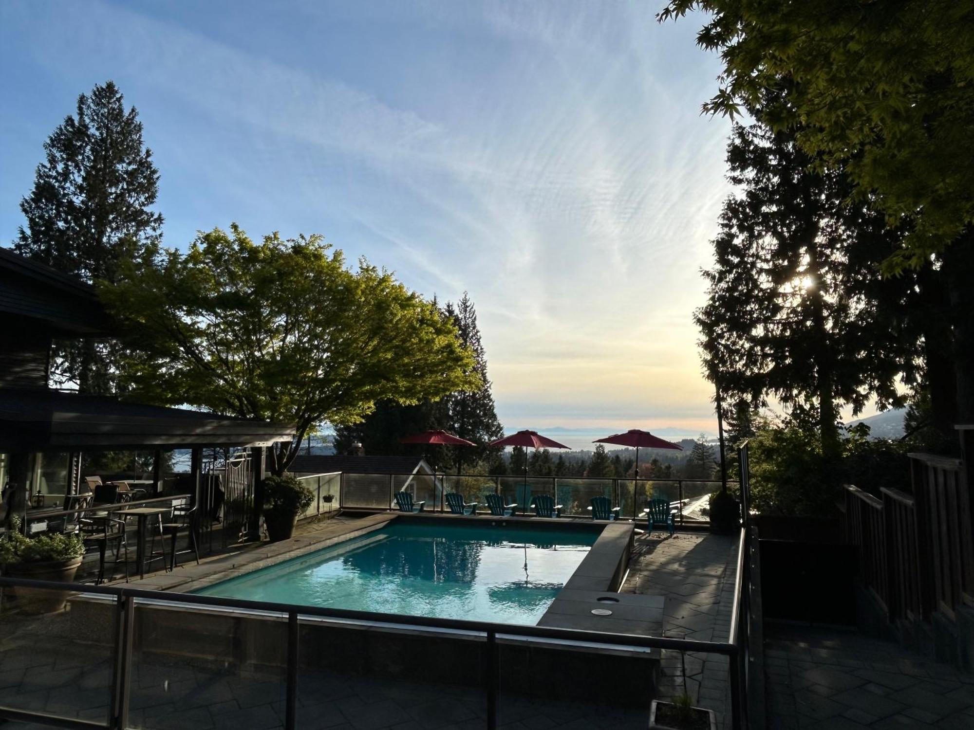 Seymour Private Bedroom, Ensuite Bathroom With Shared Pool, Hot Tub With Views 노스밴쿠버 외부 사진