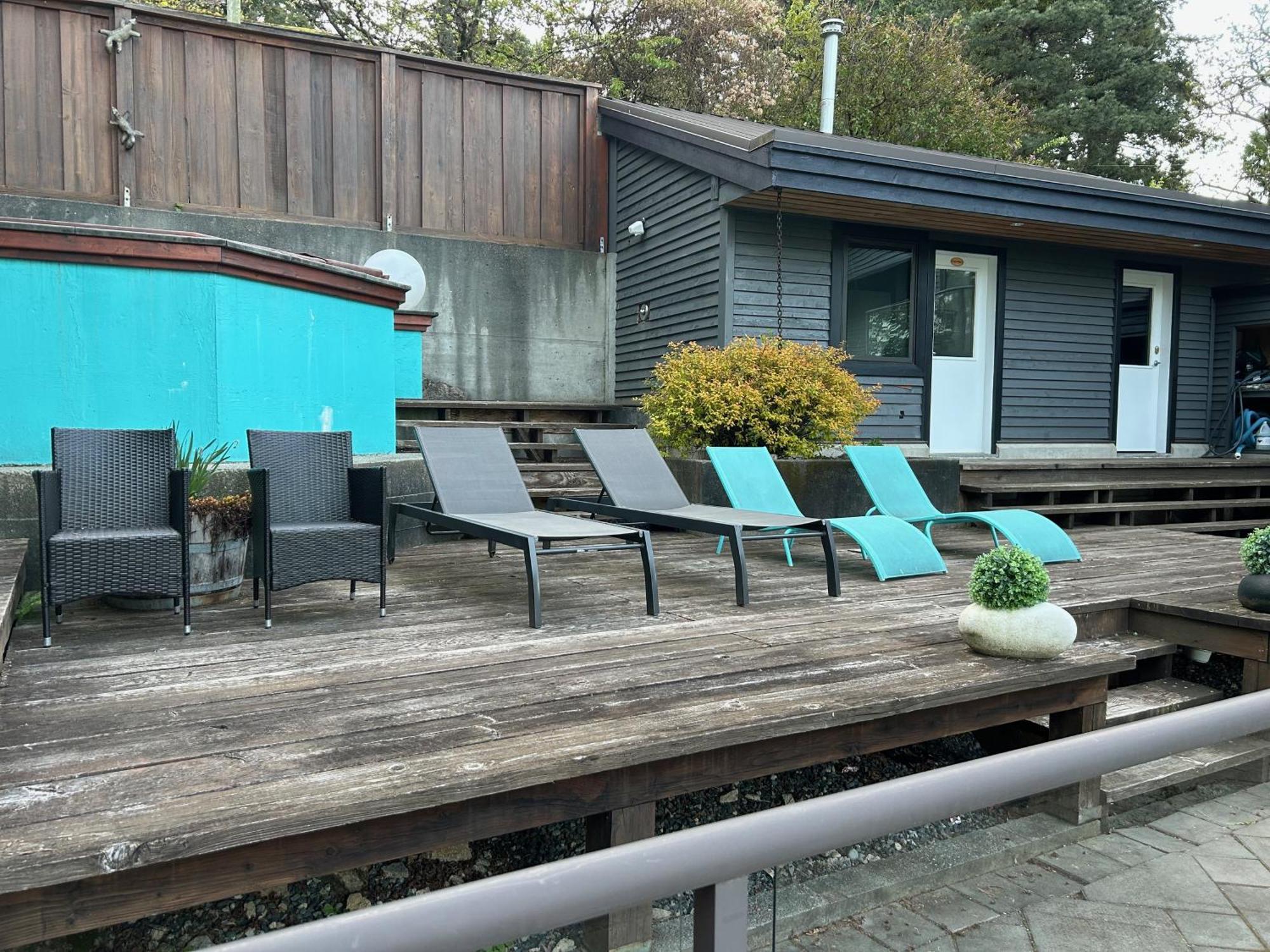 Seymour Private Bedroom, Ensuite Bathroom With Shared Pool, Hot Tub With Views 노스밴쿠버 외부 사진