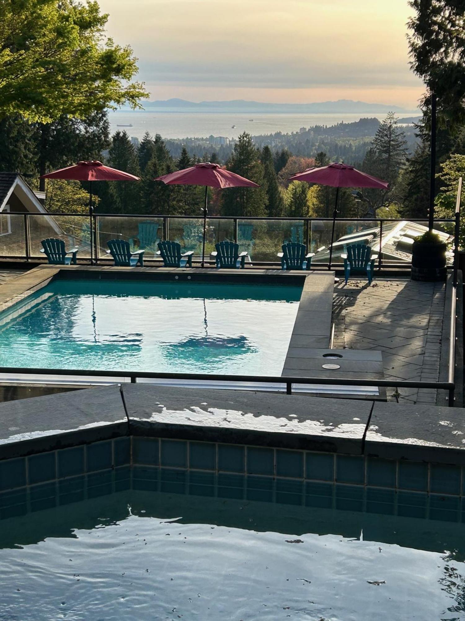 Seymour Private Bedroom, Ensuite Bathroom With Shared Pool, Hot Tub With Views 노스밴쿠버 외부 사진