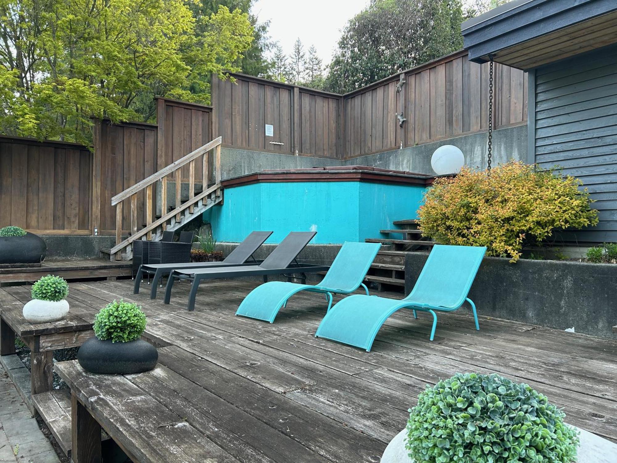 Seymour Private Bedroom, Ensuite Bathroom With Shared Pool, Hot Tub With Views 노스밴쿠버 외부 사진