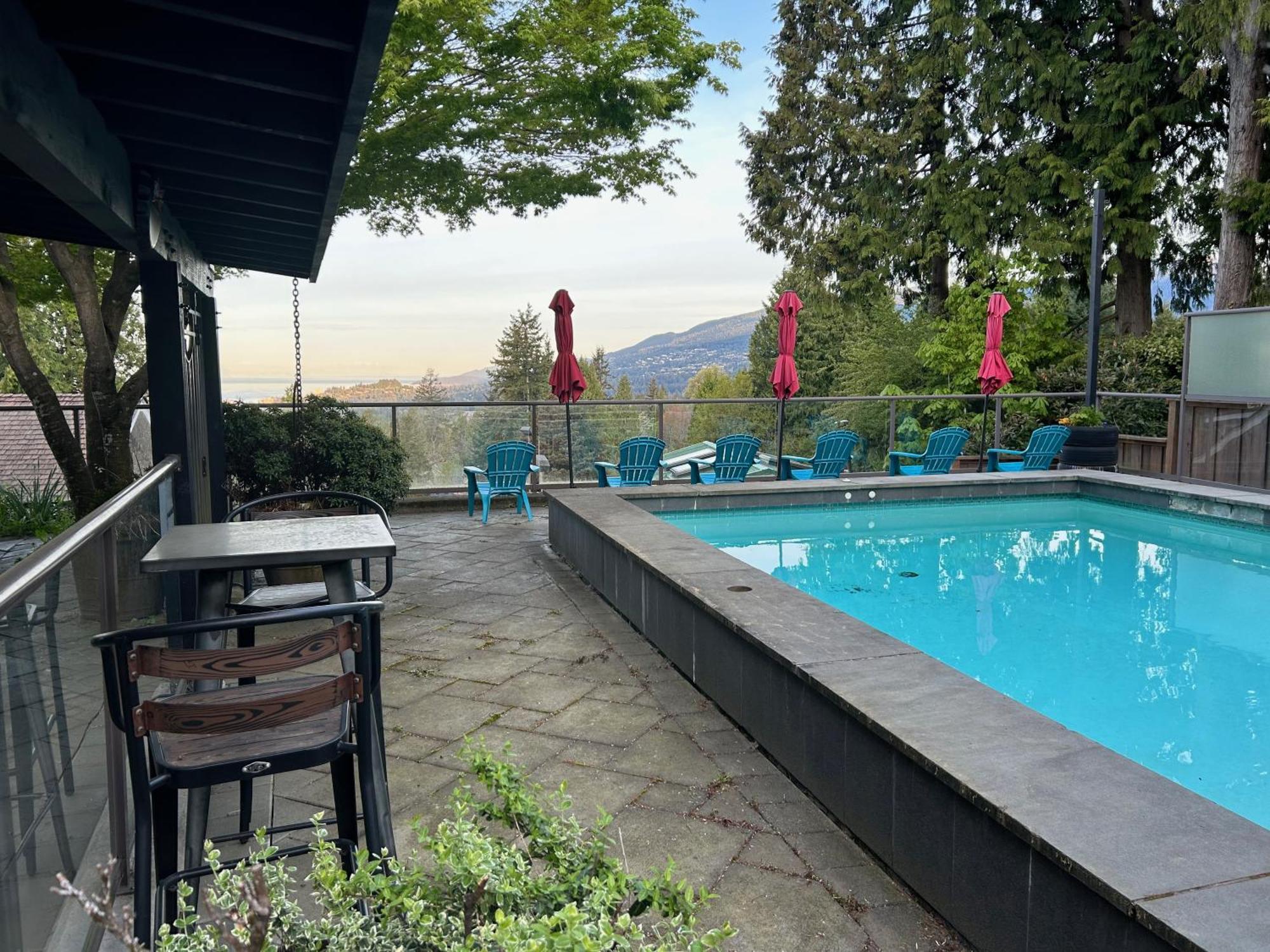 Seymour Private Bedroom, Ensuite Bathroom With Shared Pool, Hot Tub With Views 노스밴쿠버 외부 사진