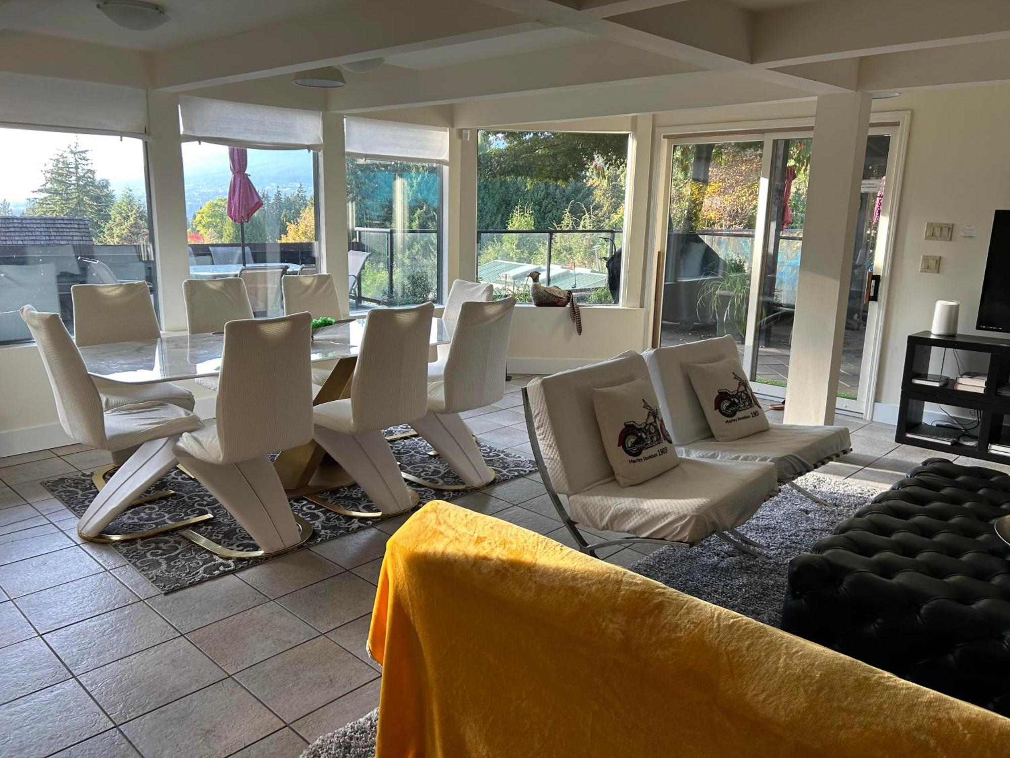 Seymour Private Bedroom, Ensuite Bathroom With Shared Pool, Hot Tub With Views 노스밴쿠버 외부 사진