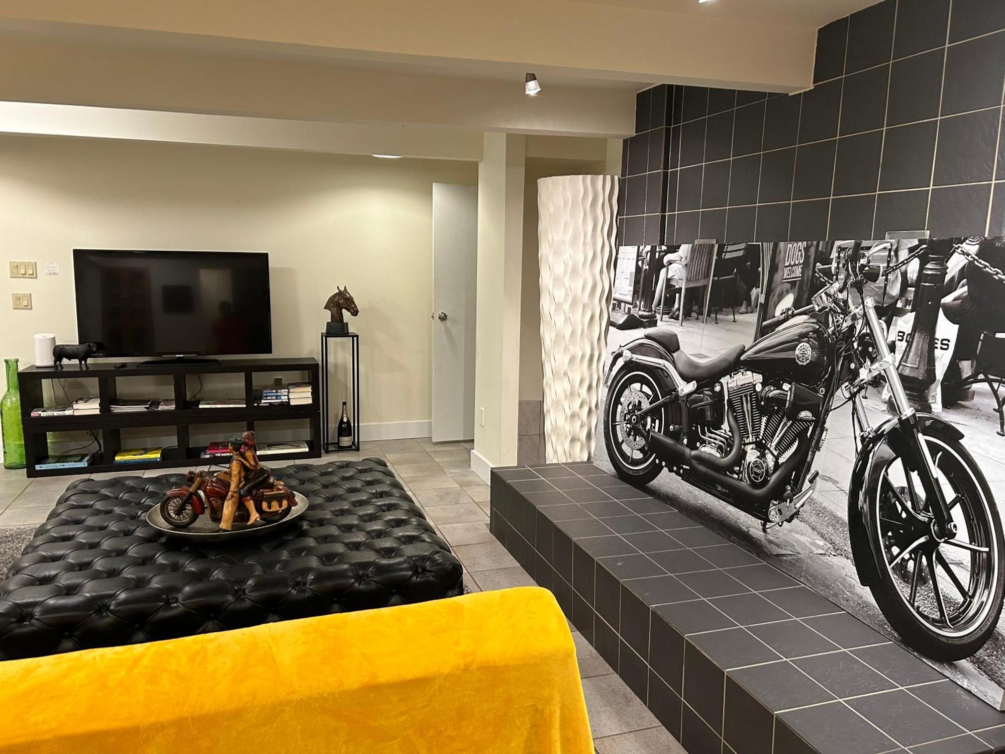 Seymour Private Bedroom, Ensuite Bathroom With Shared Pool, Hot Tub With Views 노스밴쿠버 외부 사진