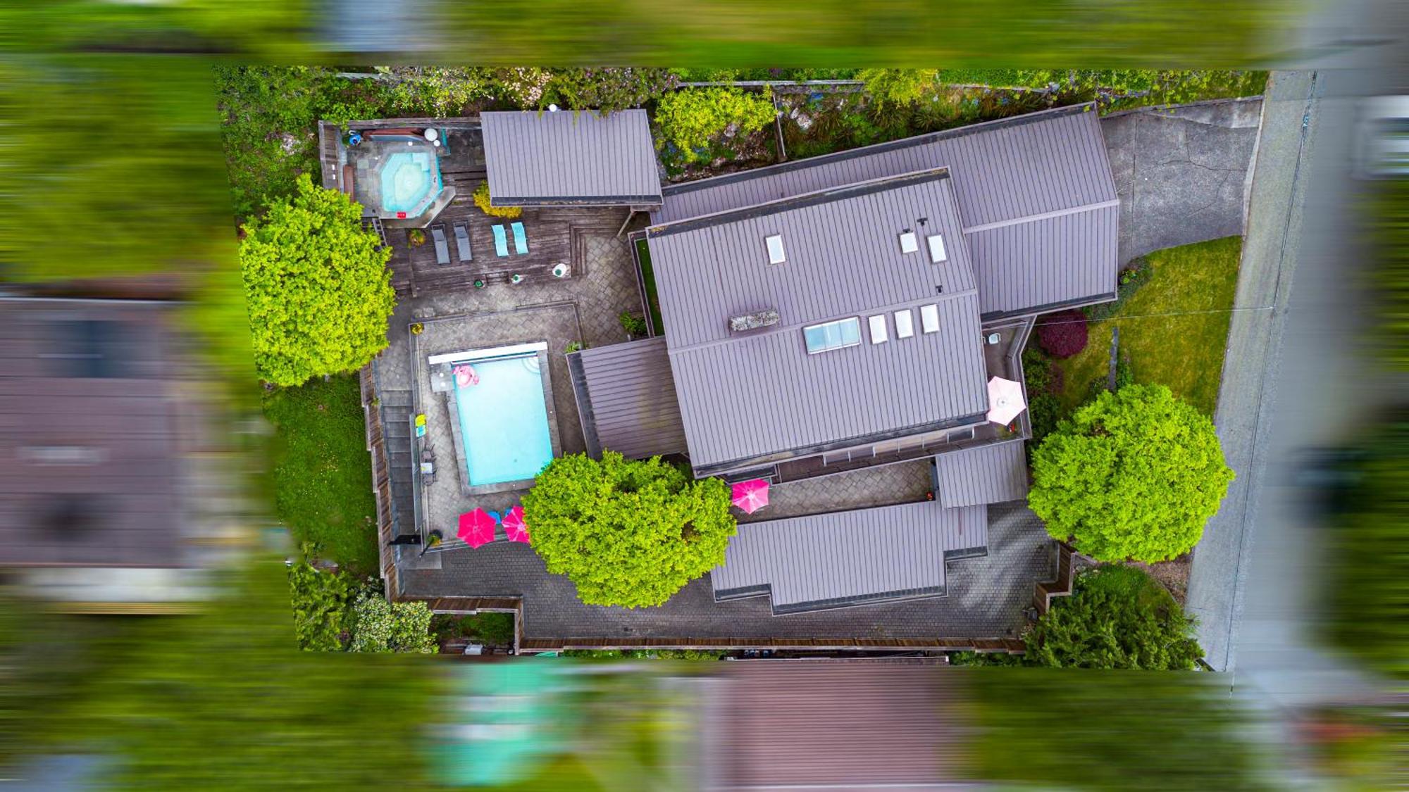 Seymour Private Bedroom, Ensuite Bathroom With Shared Pool, Hot Tub With Views 노스밴쿠버 외부 사진