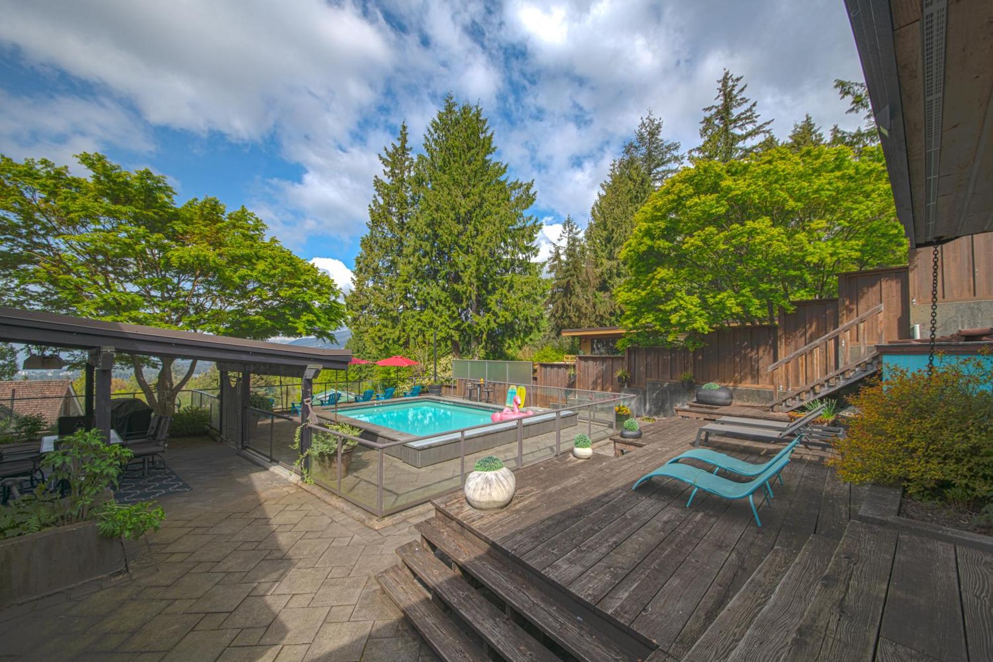 Seymour Private Bedroom, Ensuite Bathroom With Shared Pool, Hot Tub With Views 노스밴쿠버 외부 사진