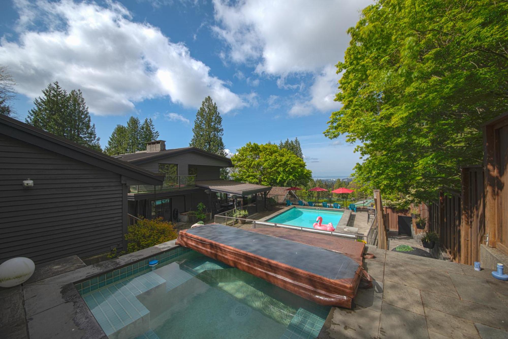 Seymour Private Bedroom, Ensuite Bathroom With Shared Pool, Hot Tub With Views 노스밴쿠버 외부 사진
